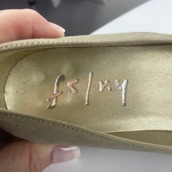 Fs/ny beige suede & patent leather w/calf hair accessory size 6. 3/4 inch heel - Picture 7 of 10